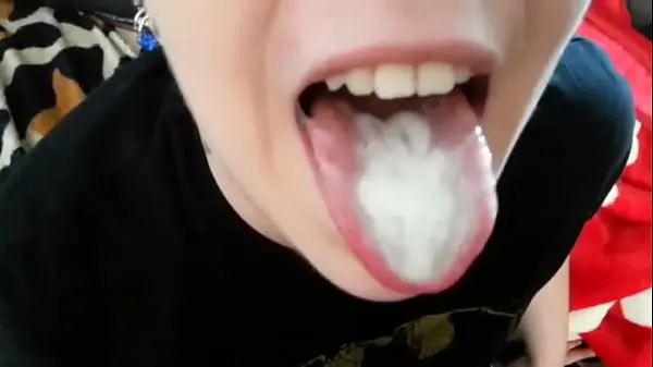 ใหม่ Girlfriend takes all sperm in mouth วิดีโอยอดนิยม
