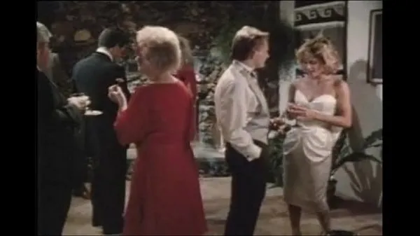 نئے Beverly Hills Cox (1986 سرفہرست ویڈیوز