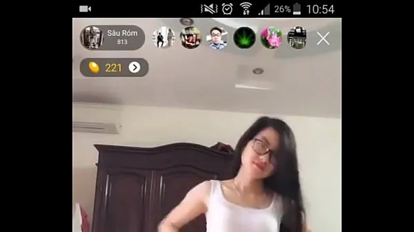 Video mới After two minutes, I bent down again to show my breasts once on bigo live hàng đầu