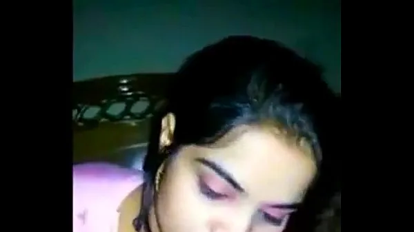नए Hot newly married Indian wife sucking neighbor's cock cheating with hubby शीर्ष वीडियो