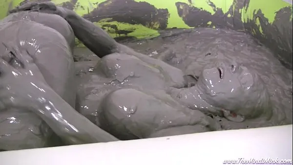 Horny Mud Bath Girls with Mindi Mink Video teratas baharu
