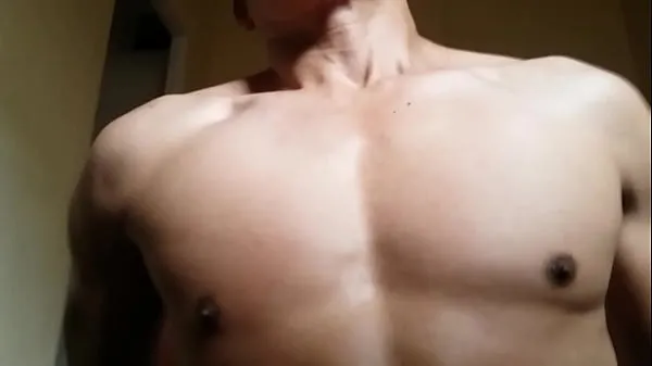 Nieuwe Muscular bottom riding my cock topvideo's