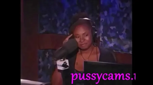 Video mới Hot bitch riding fucking machine with old guy - pussycams.us hàng đầu