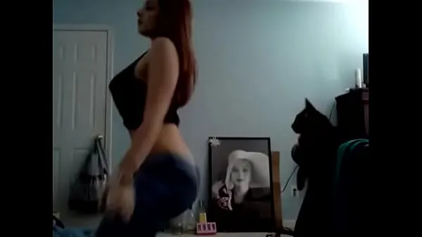 Novi Millie Acera Twerking my ass while playing with my pussy najboljši videoposnetki