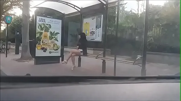 新しいバス停で雌犬トップビデオ