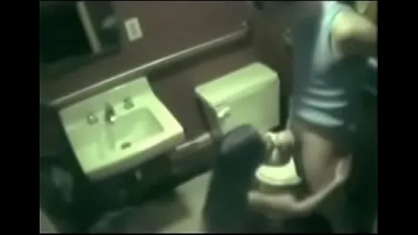 新Voyeur Caught fucking in toilet on security cam from热门视频