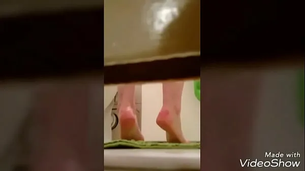 Nieuwe Voyeur twins shower roommate spy topvideo's