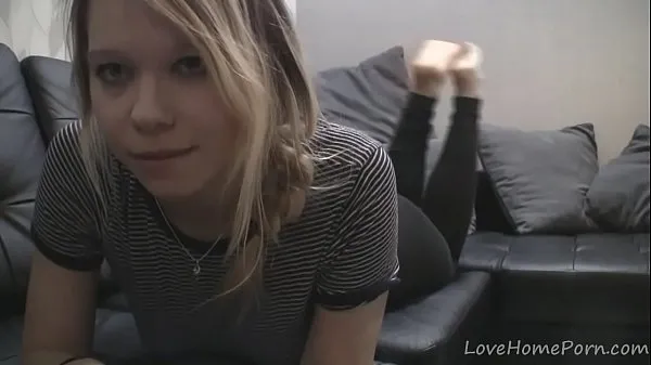 Νέα Cute blonde bends over and masturbates on camera κορυφαία βίντεο