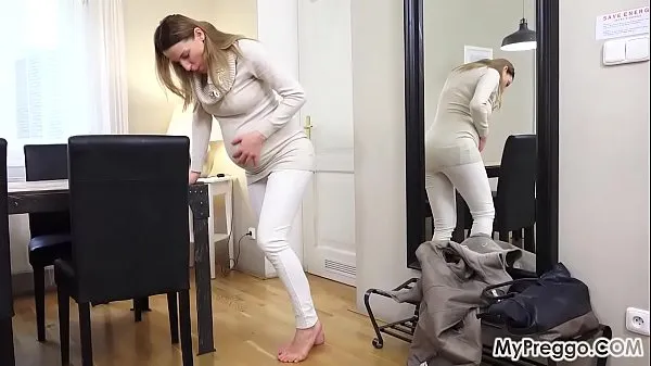 Nové Overexertion Triggers Frightening Contractions! (40 weeks najlepšie videá
