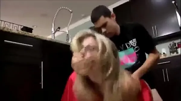 Young step Son Fucks his Hot stepMom in the Kitchen Video teratas baharu