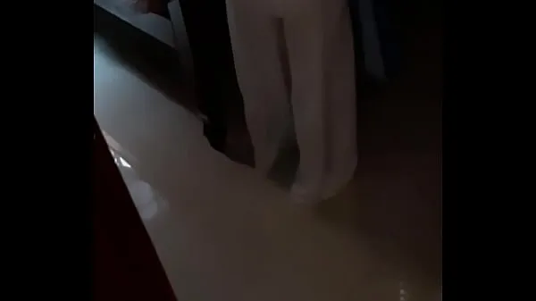Nye Pupils secretly filmed the teacher changing clothes 2 toppvideoer
