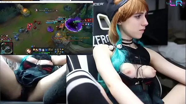 New Teen Playing League of Legends with an Ohmibod 2/2 top Videos