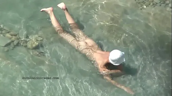 نئے Nude teen girls on the nudist beaches compilation سرفہرست ویڈیوز