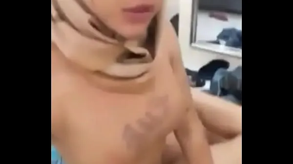 Muslim Indonesian Shemale get fucked by lucky guy Video teratas baharu