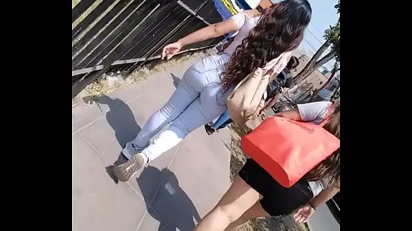 Novi Rich ass of a college girl from Los Olivos in tight jean najboljši videoposnetki
