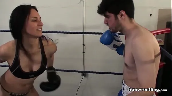 Nye Femdom Boxing Beatdown of a Wimp toppvideoer