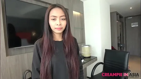 Neue Zierliches junges Thai-Mädchen wird von einem großen Japaner geficktTop-Videos