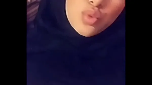 Nye Muslim Girl With Big Boobs Takes Sexy Selfie Video toppvideoer