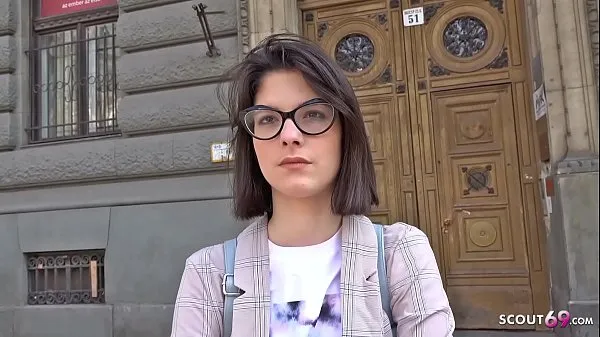 Video baru GERMAN SCOUT - Teen Sara Talk to Deep Anal Casting teratas