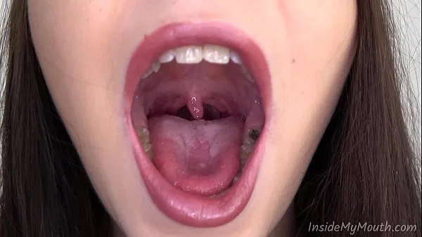 Neue Mundfetisch - Daisy zeigt was in ihrem Mund istTop-Videos