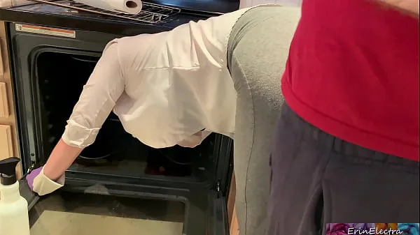 New Stepmom is horny and stuck in the oven - Erin Electra top Videos