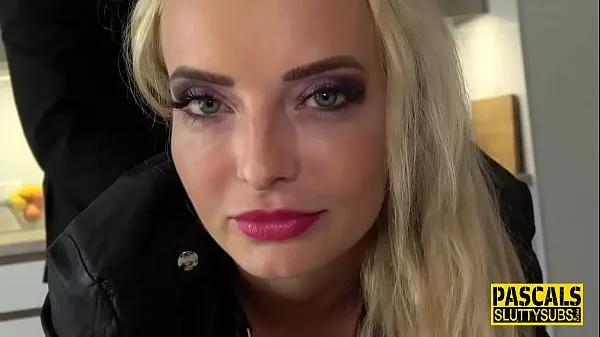 Új Handcuffed kinky blonde gets throated legnépszerűbb videók