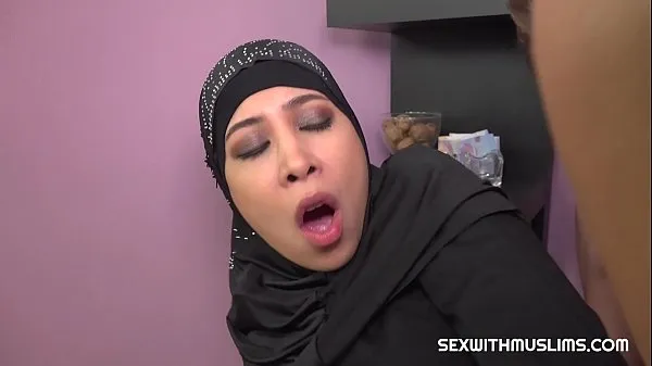新Hot muslim babe gets fucked hard热门视频