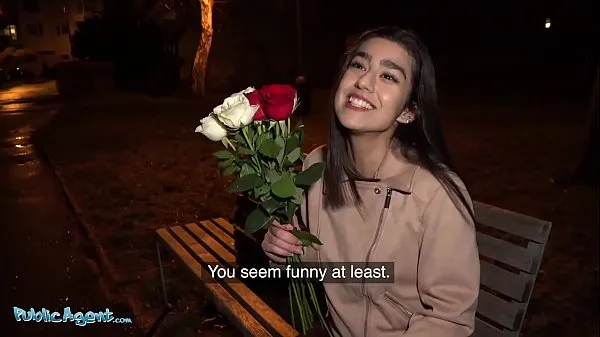Novi Public Agent Aaeysha gets fucked on Valentines Day in a hotel room najboljši videoposnetki