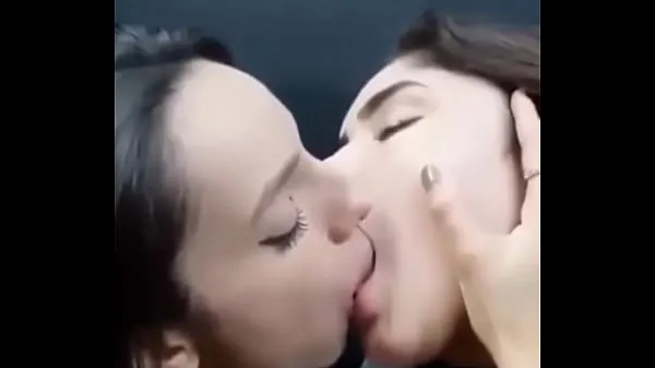 Nye kissing my step cousin toppvideoer