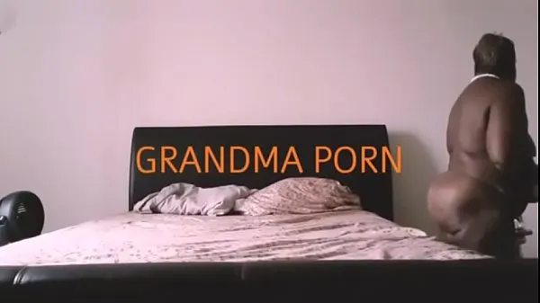 Video baru Young boy fuck big booty ebony grandma teratas