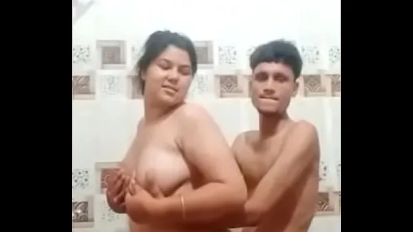 Video baru Desi Couple teratas