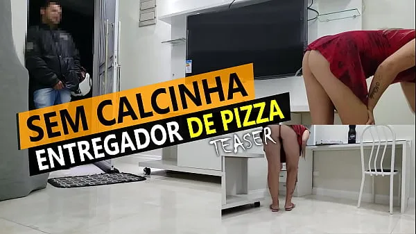 Νέα Cristina Almeida receiving pizza delivery in mini skirt and without panties in quarantine κορυφαία βίντεο
