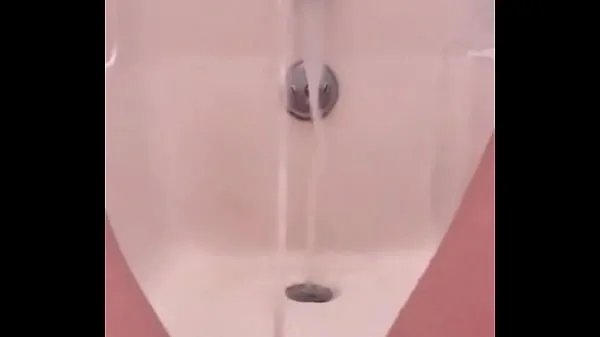 Nye 18 yo pissing fountain in the bath topvideoer