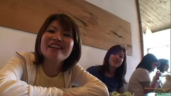 Új 2 female japanese backpacker meets some older guys and have fun in a hostel legnépszerűbb videók