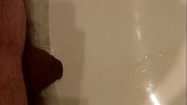 Nya pissing in sink compilation toppvideor