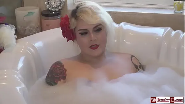 Novi Trans stepmom Isabella Sorrenti anal fucks stepson najboljši videoposnetki