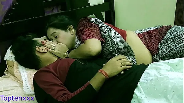 새로운 Indian Bengali Milf stepmom teaching her stepson how to sex with girlfriend!! With clear dirty audio 인기 동영상