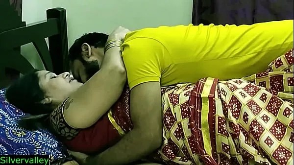 Novi Indian xxx sexy Milf aunty secret sex with son in law!! Real Homemade sex najboljši videoposnetki