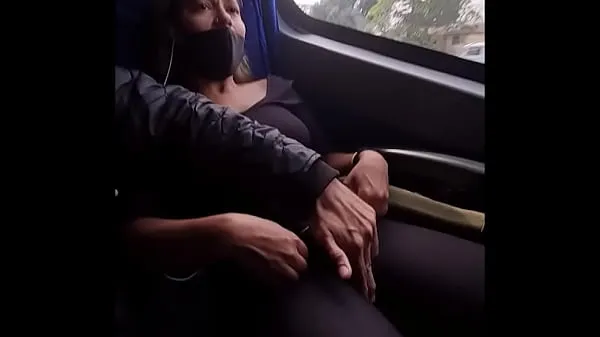 Νέα I asked a stranger to play a siririca inside the bus for me κορυφαία βίντεο