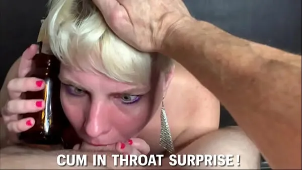Novi Surprise Cum in Throat For New Year najboljši videoposnetki
