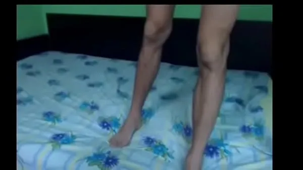 Novi Young Hungarian boy shows off feet and ass and cums for the cam najboljši videoposnetki