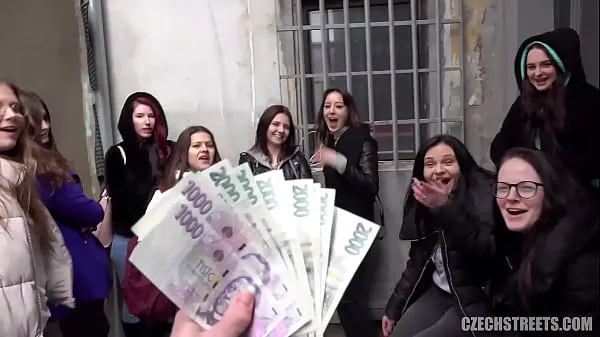 Novi CzechStreets - Teen Girls Love Sex And Money najboljši videoposnetki