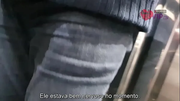 Video mới Casada Safada levando lambida na bucetinha dentro do elevador, e depois bateu uma para o corno e para o coroa safado dentro do carro de aplicativo hàng đầu