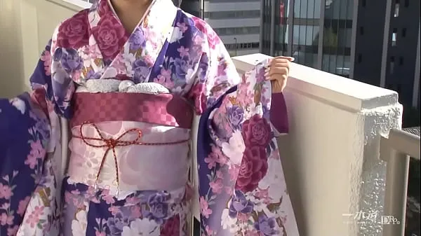 Νέα Rei Kawashima Introducing a new work of "Kimono", a special category of the popular model collection series because it is a 2013 seijin-shiki! Rei Kawashima appears in a kimono with a lot of charm that is different from the year-end and New Year κορυφαία βίντεο