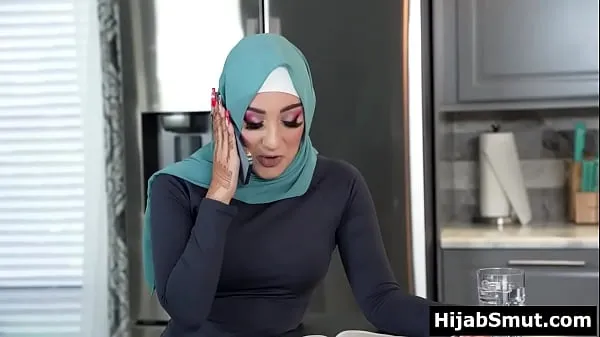Új Young muslim girl trained by her soccer coach legnépszerűbb videók