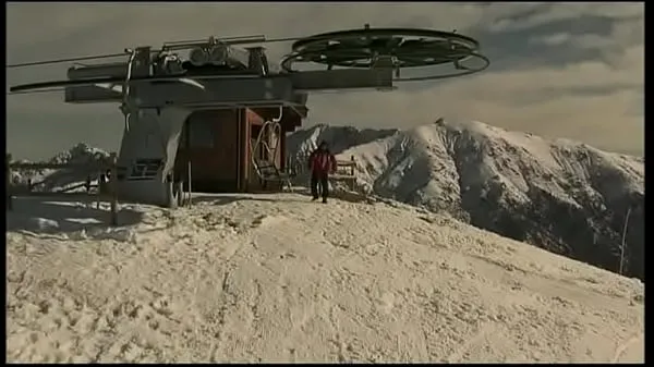 Νέα Judith Fox and Priva Are Hiking up Snowy Mountain when They Get a DP κορυφαία βίντεο