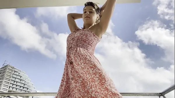 Video baru Maria in Summer dress without panties teratas