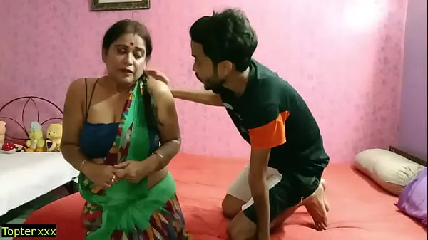 ใหม่ Indian hot XXX teen sex with beautiful aunty! with clear hindi audio วิดีโอยอดนิยม