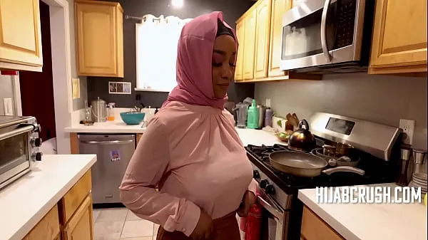 نئے Curvy Ebony In Hijab Rides Like A Pro- Lily Starfire سرفہرست ویڈیوز