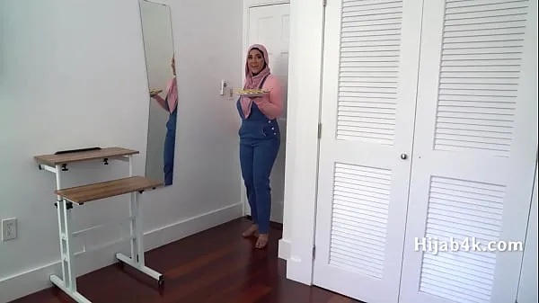 Nieuwe Corrupting My Chubby Hijab Wearing StepNiece topvideo's